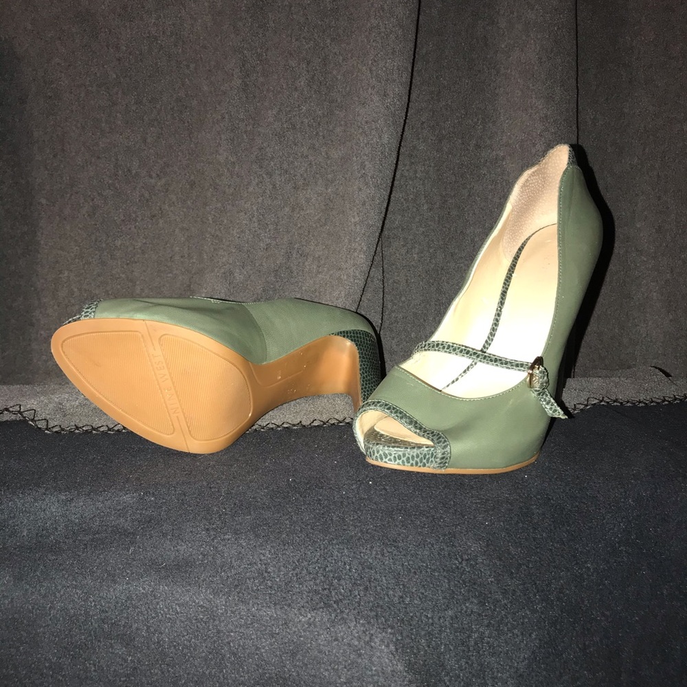 Shoes - Picture 2 of 3